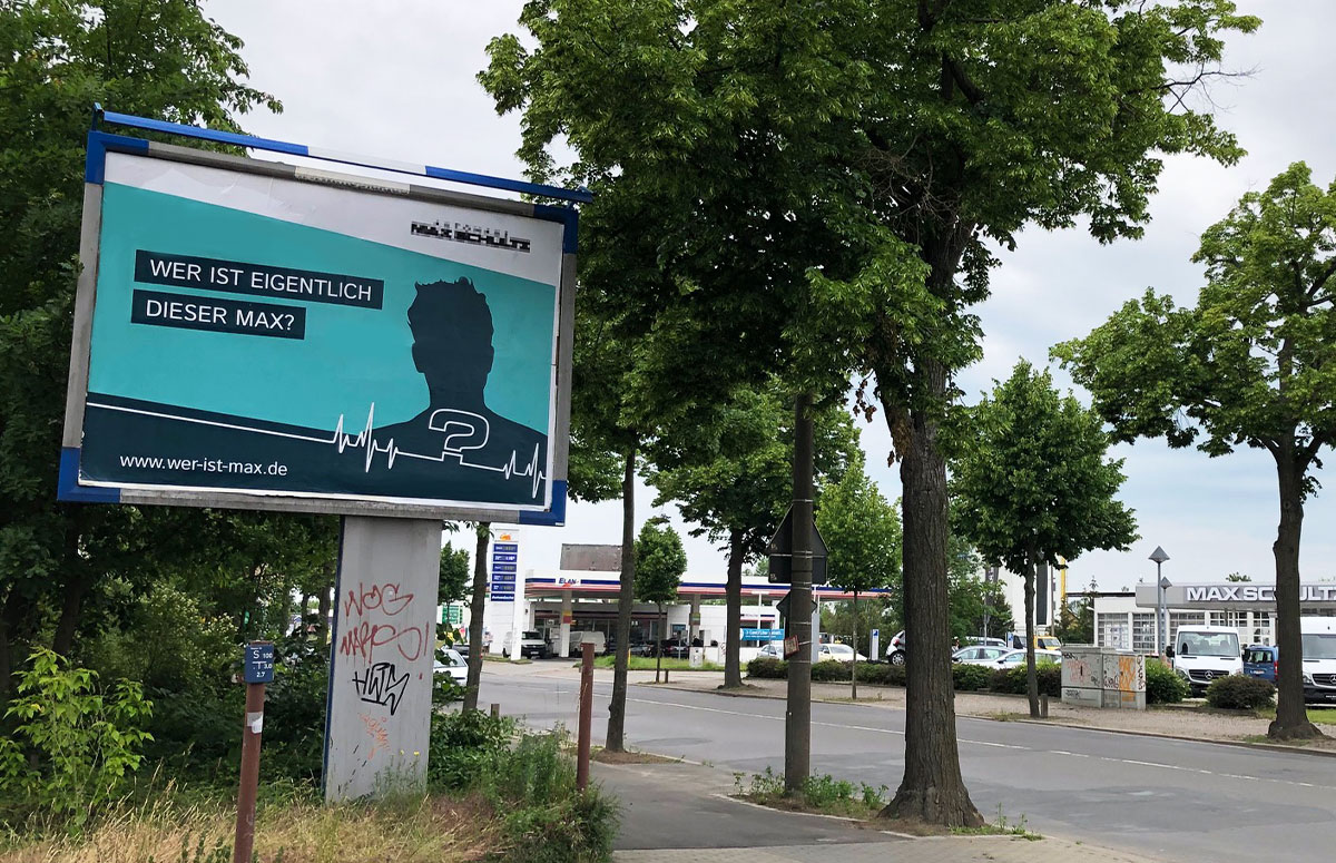 max-schultz-automobile-neuigkeiten-wer-ist-max-leipzig-plakat Wer ist Max - Plakatwerbung 1